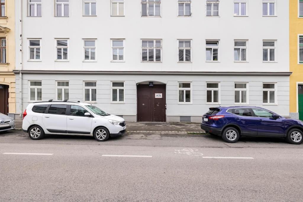 Beautiful 1 Bedroom Apartment Near Schoenbrunn ウィーン エクステリア 写真